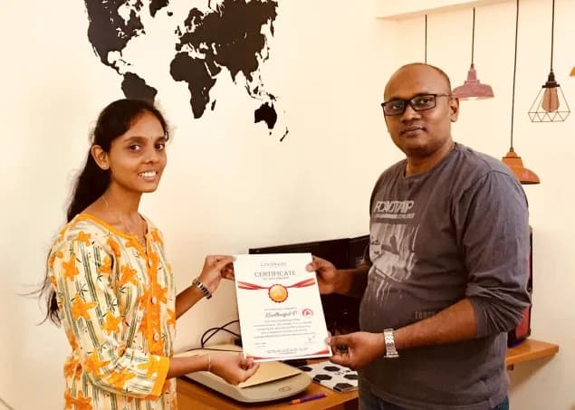 Suresh Ramakrishnan mentoring an entrepreneur with BYST